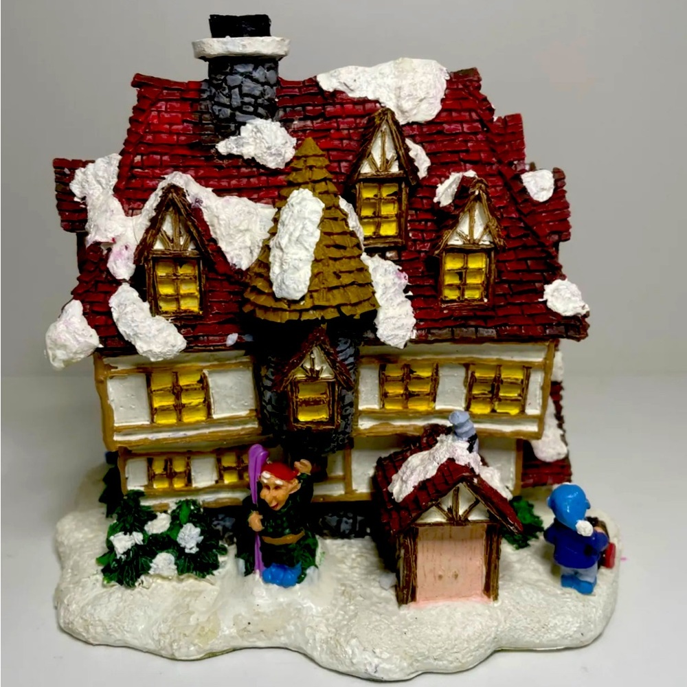 1995 Santa's Town Elf Dormitory ST05 Christmas Village House with Box